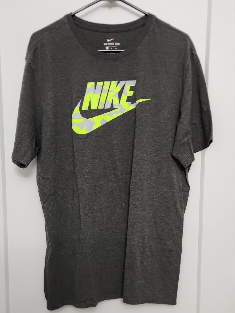 Nike Men’s Charcoal Short Sleeve Tee with Neon Yellow-Green Logo - Picture 3 of 6